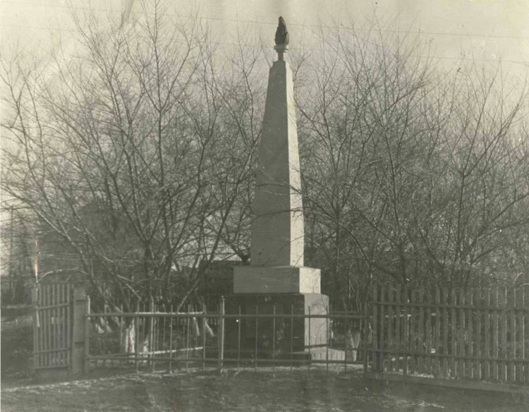 Памятник сожжённым в Ивановке