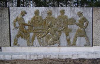 Памятник в Ивановке